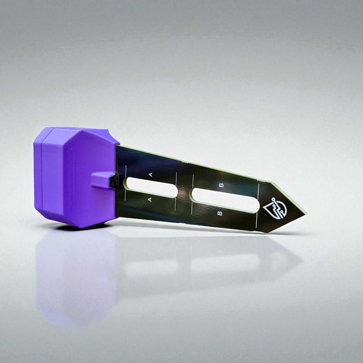 BLADE sensor lying on its side showing the depth marks A and B along the probe